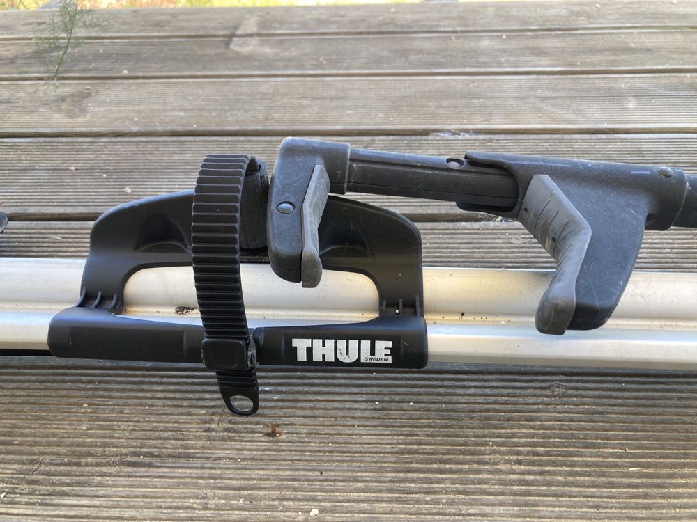 Thule Conjunto Barras de tejadilho e suporte bicicleta