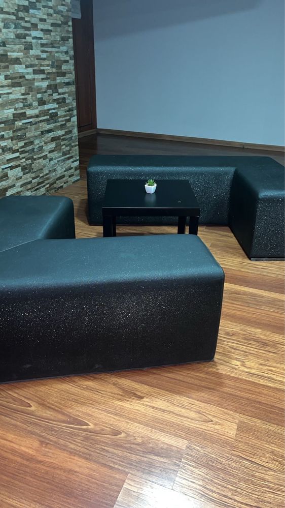 Conjunto sofa e mesa