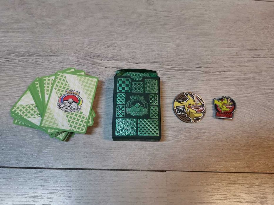 pokemon zestaw akcesorii do gry kolekcjonerskiej Yokohama JAPONIA 2023