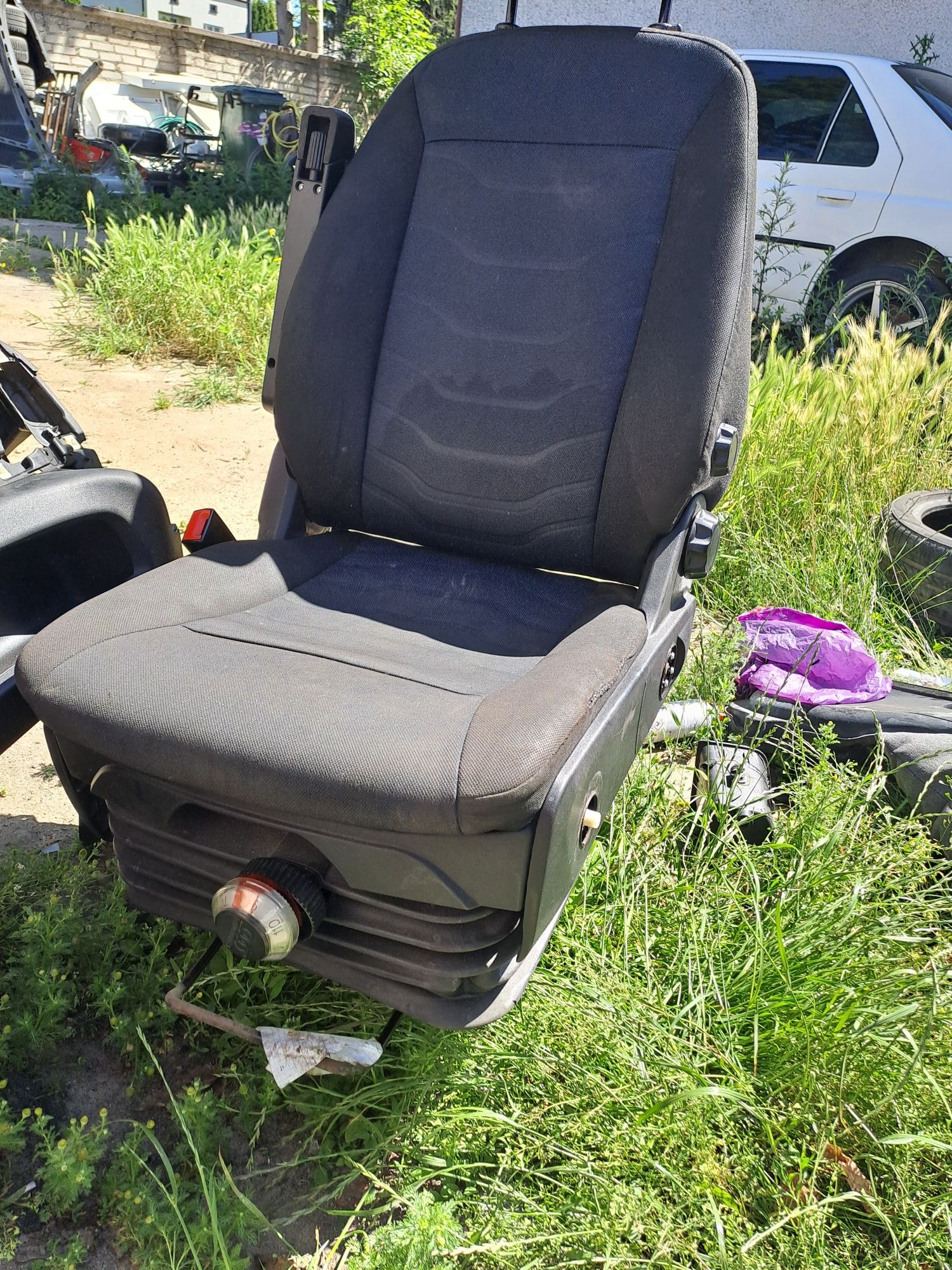 Iveco 14->  Fotel Pneumatyczny Bujany  Kierowcy Lewy Części Wawa