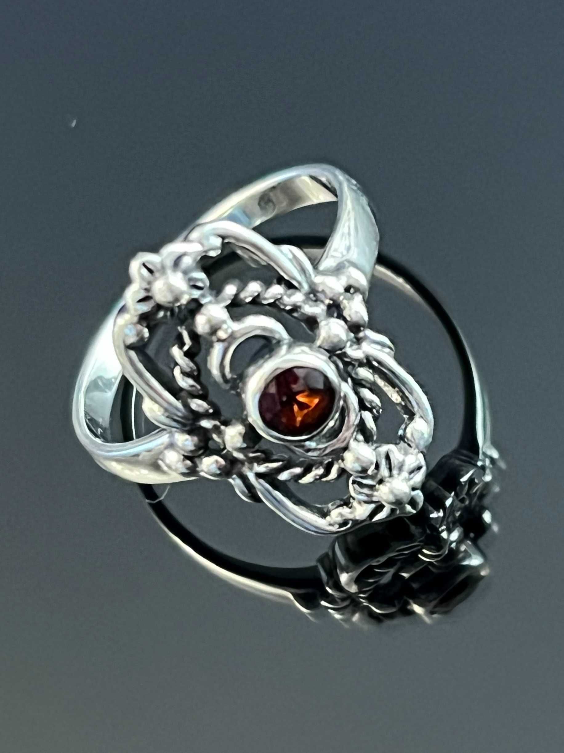Srebro - Srebrny pierścionek z Granatem - próba 925