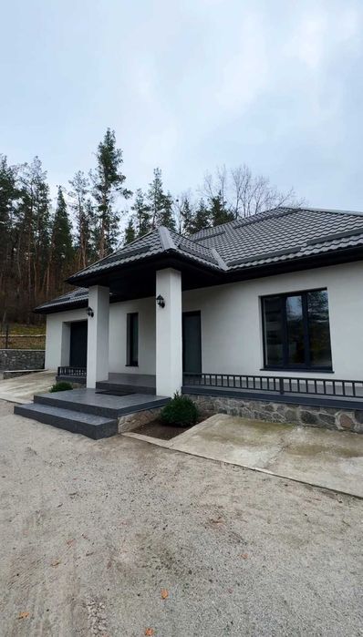 Продаж сучасного будинку 2025 року .