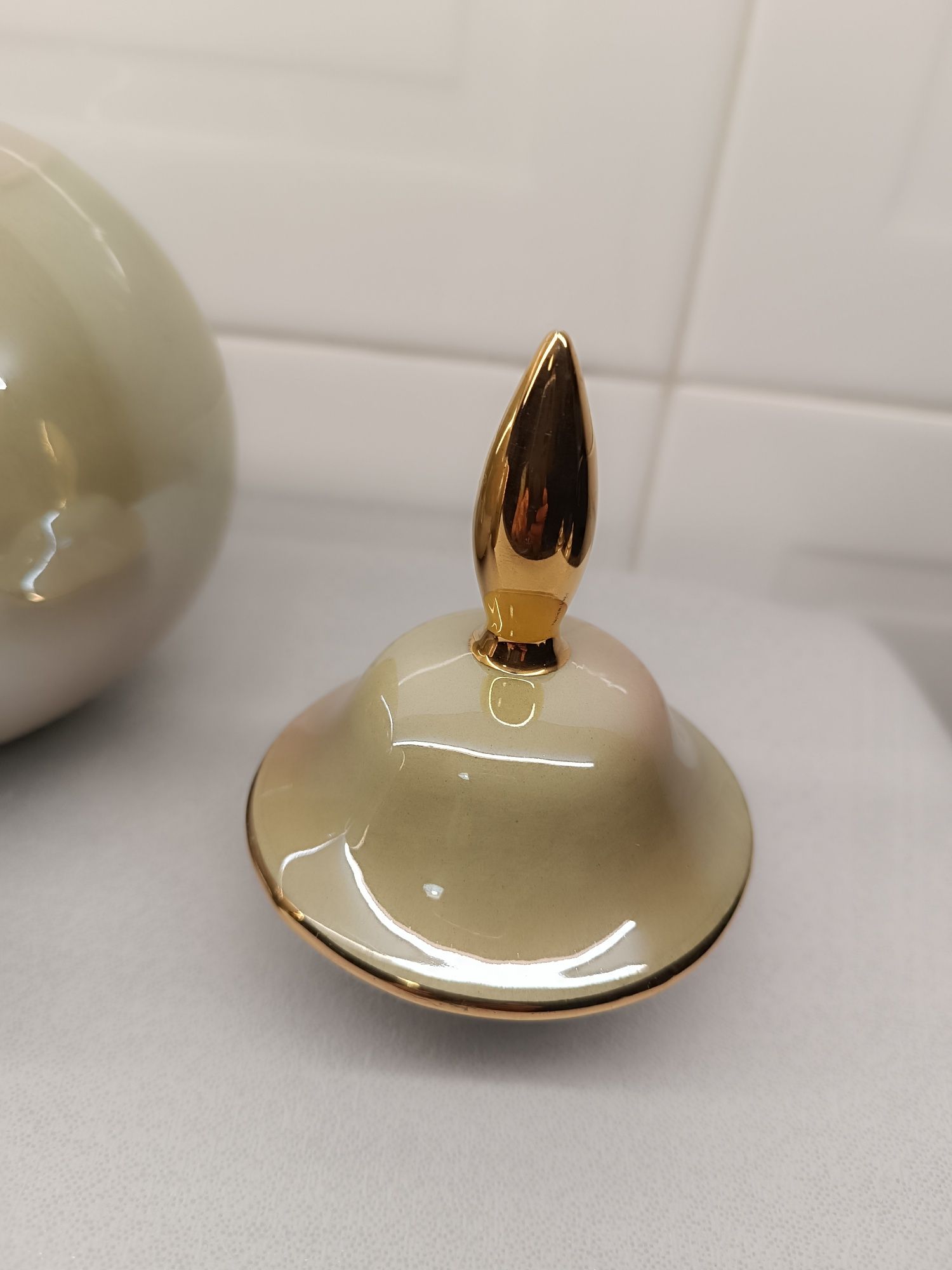 Pote Porcelana Antigo. RB Alcobaça. Numerada. Nova