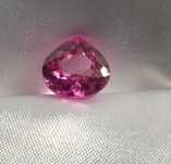 Szafir różowy  6.7 CT,  11.8 x 11.6 mm
