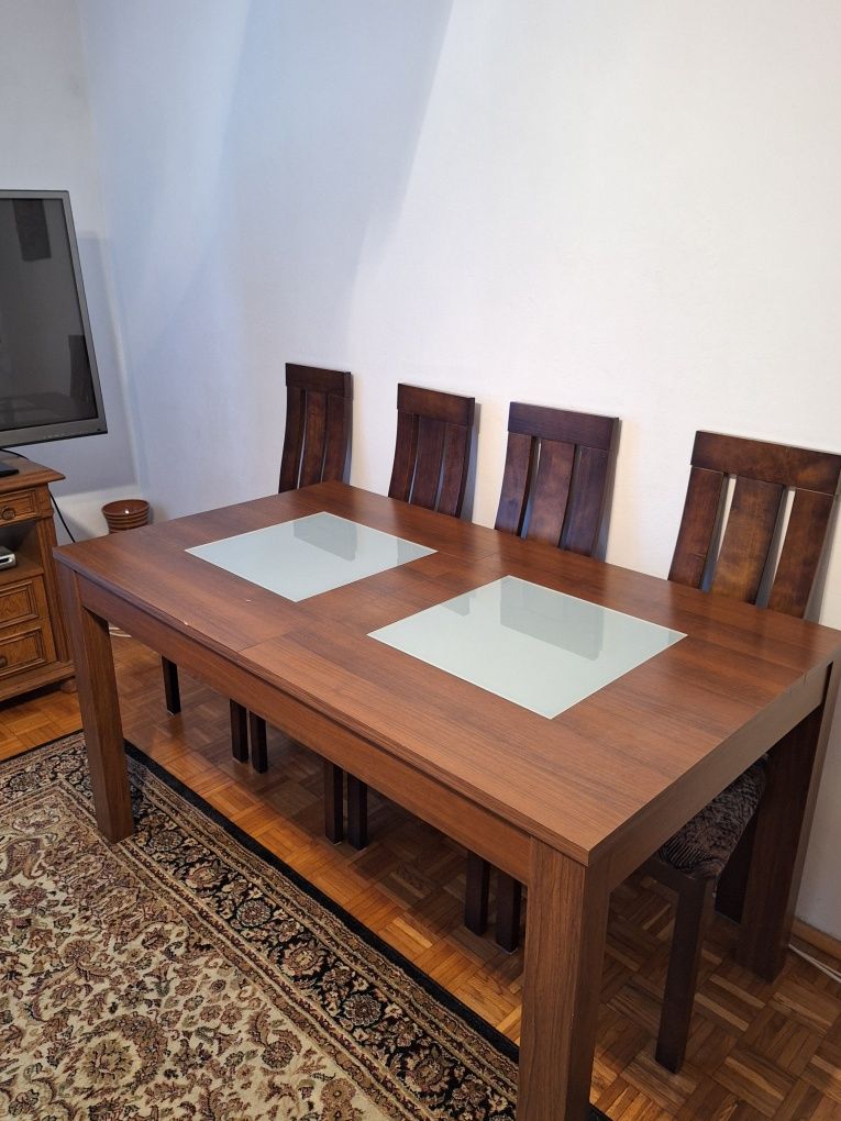 Stół plus 6 krzeseł stan bdb