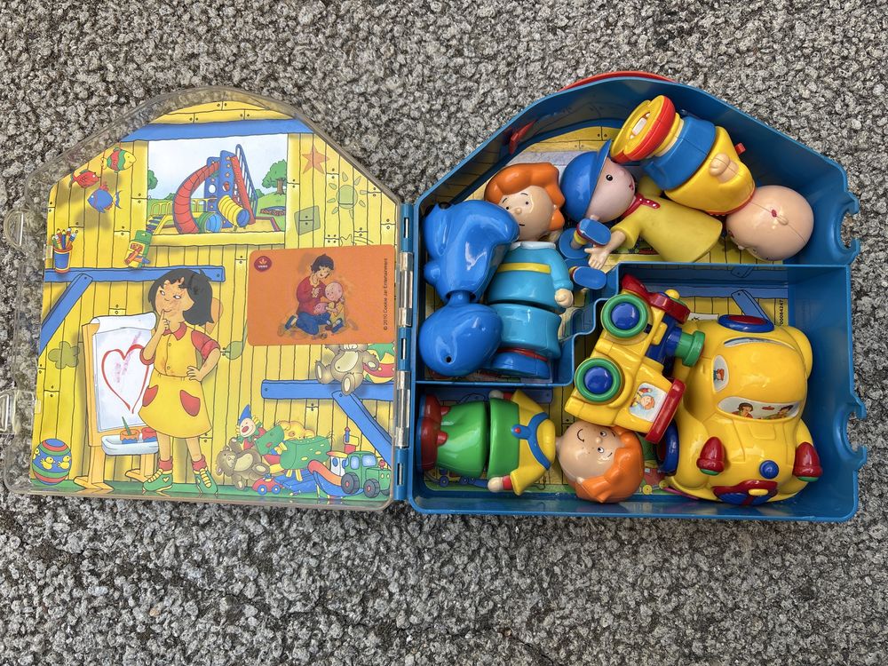 Caixa Ruca com figuras brinquedo criança