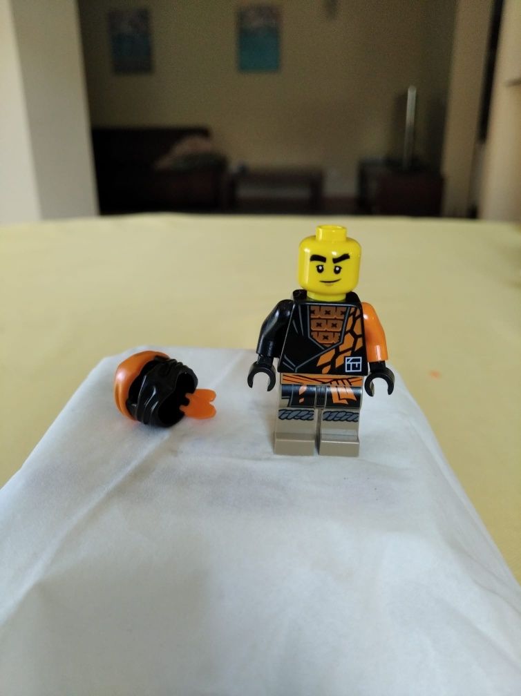 Figurka Lego Ninjago Cole Evo