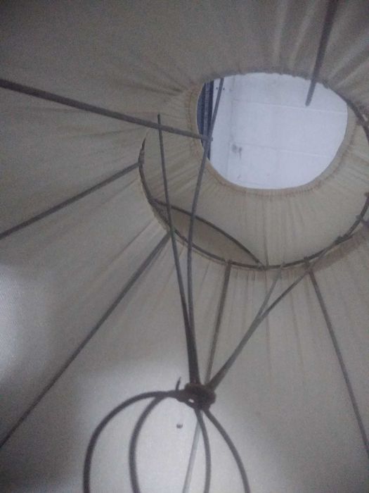 Piękny ogromny stary abażur do lampy stojącej