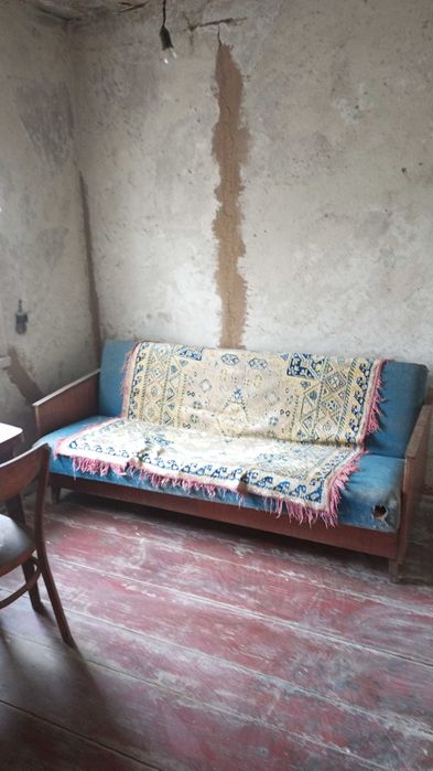 продам не дорого хату в селі шпендівка з великою ділянкою землі