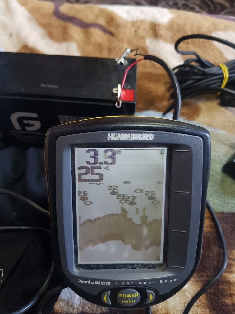 Продам ехолот humminbird piranha max 220