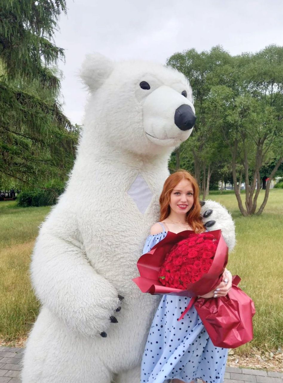 Веселий   білий ведмідь  привітати   ростовий костюм  Київ