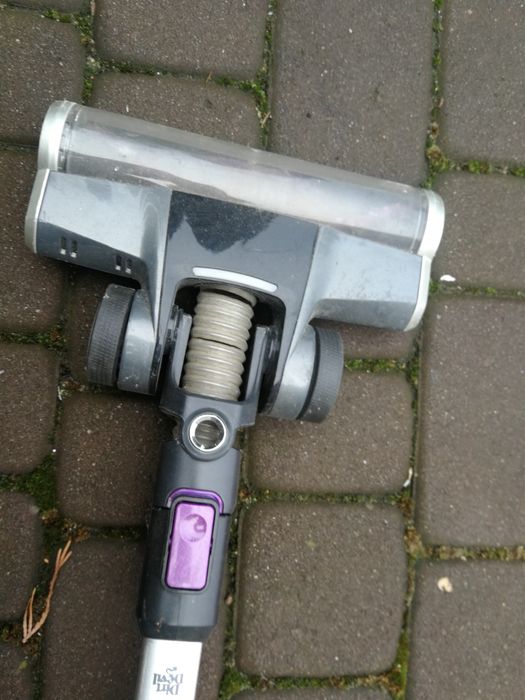 Odkurzacz dirt devil 32v bateria trzyma na czesci do naprawy