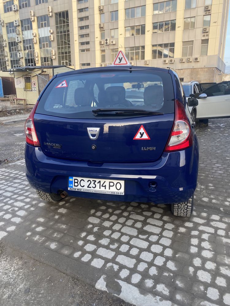 Автоінструктор / приватні уроки водіння  / Автоінструктор Львів