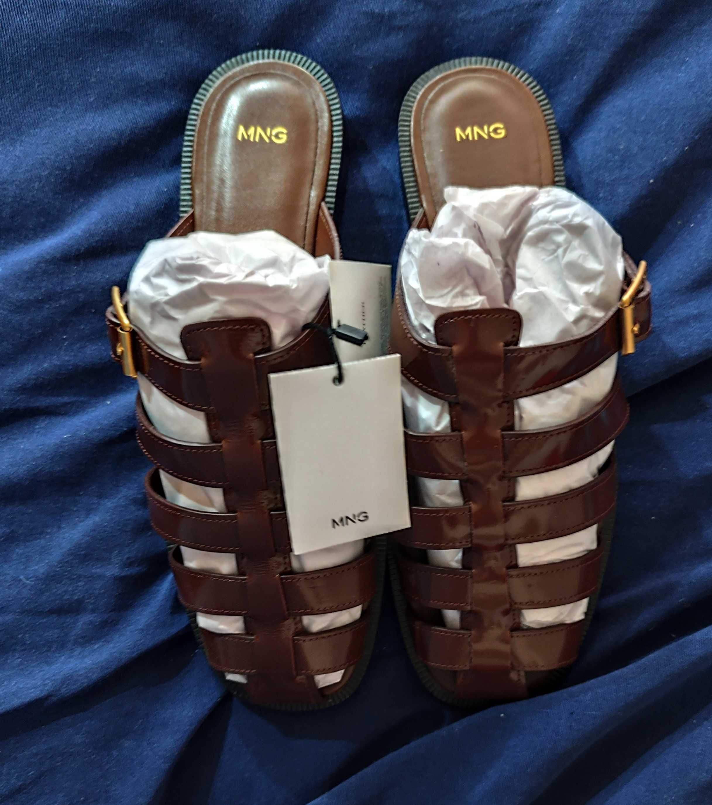 Sandálias/Mules  em pele