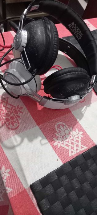 Vende-se Headphones Rocking Residence + 1 de Oferta