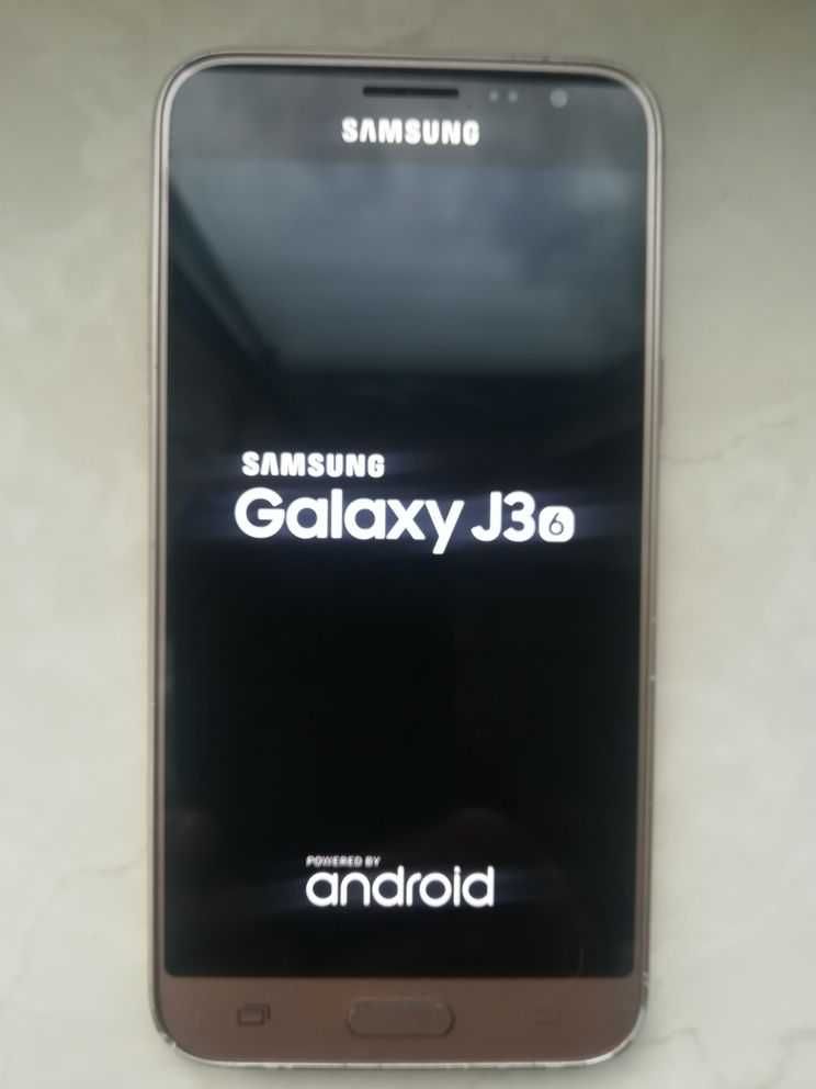 Продам смартфон Samsung Galaxy J3 (2016) Duos (Gold)