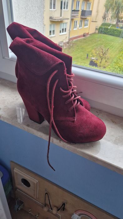 Buty botki na platformie czerwone zamszowe 39