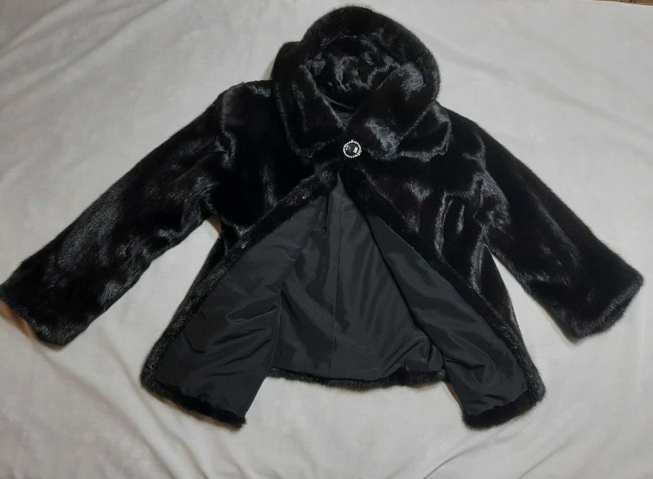 Шубка з чорної норки