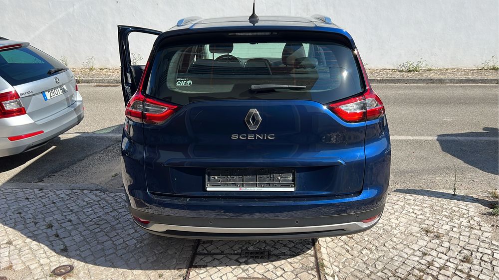 Carro em bom estado geral