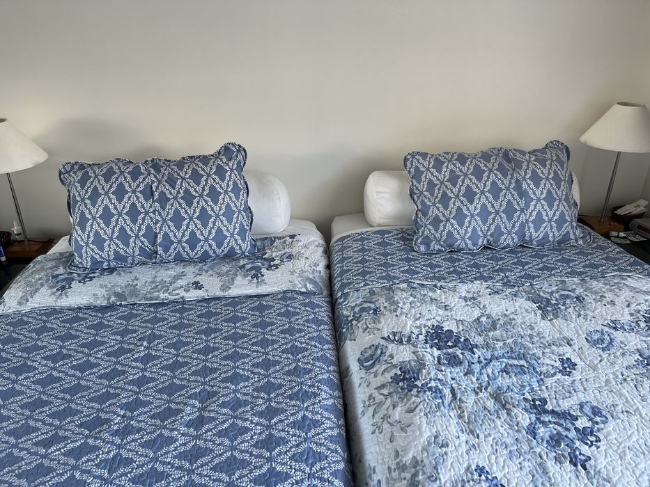 Conjunto 2 colchas e 4 fronhas reversiveis