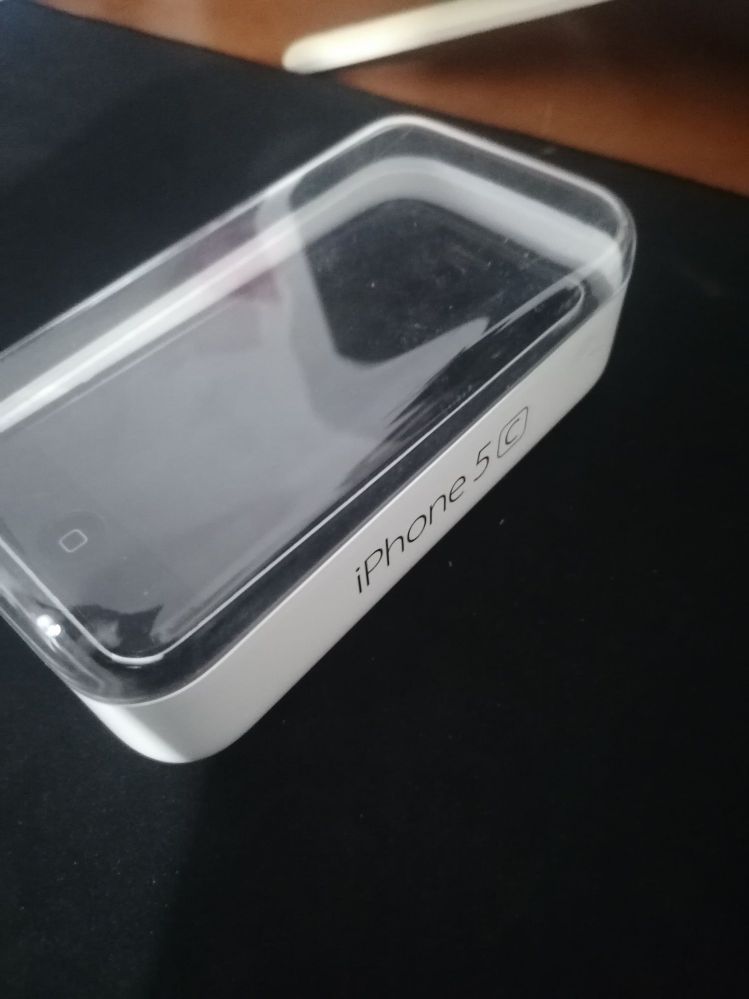 Iphone 5c 8gb + 1 capa