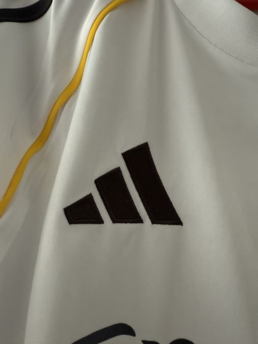 Nowa koszulka piłkarska Real Madryt 25/26 domowa biała rozmiar S