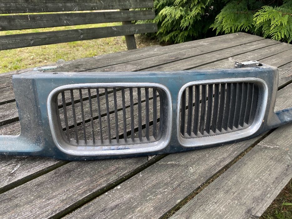 BMW e36 grill nerki