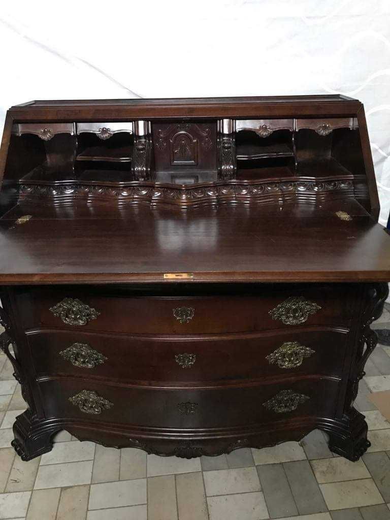 Escrivaninha em Pau Santo