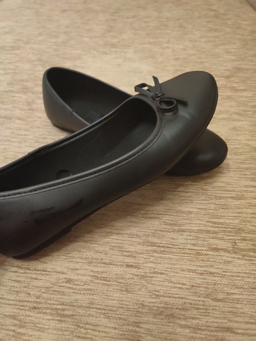 Туфельки- балетки на девочку фирмы George   36-37