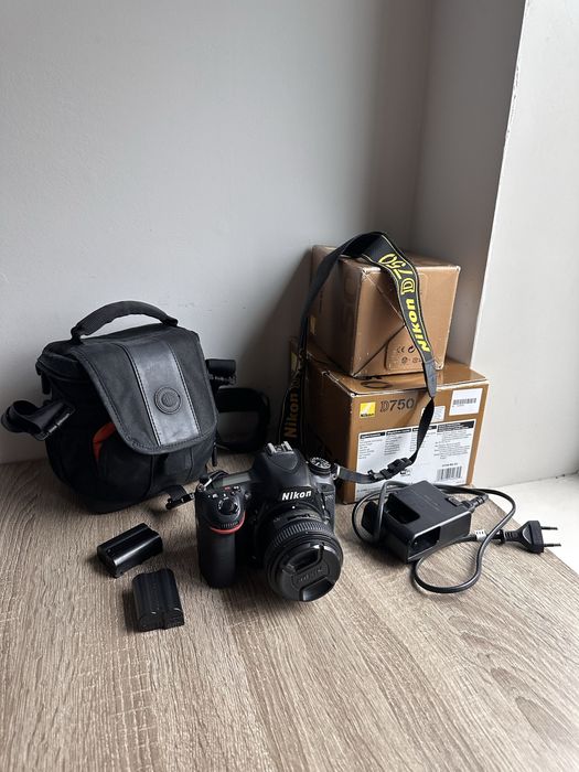 Фотоапарат Nikon D750 в гарному стані