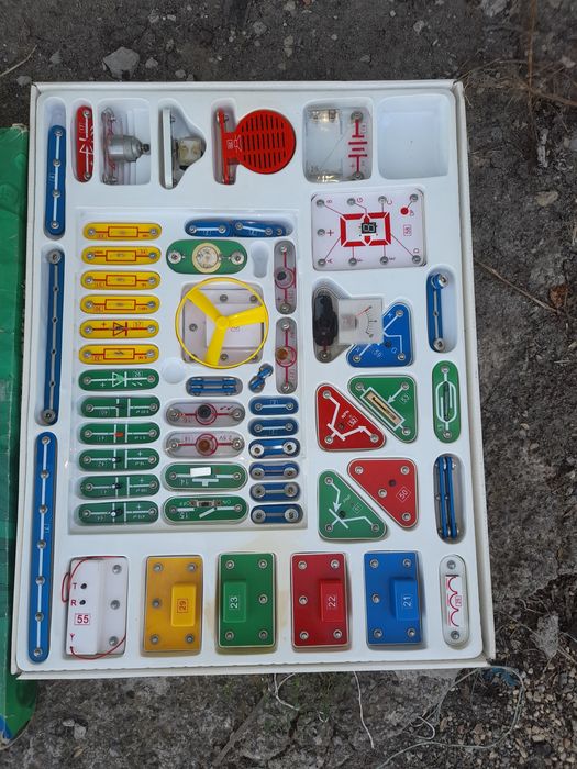 Електронный конструктор знаток