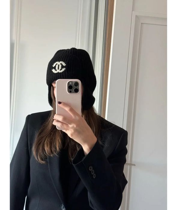 Шапка вушанка Chanel logo beanie 2025 колекція тренд кашемір