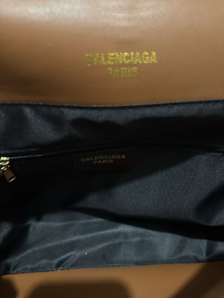 Mala Balenciaga camel