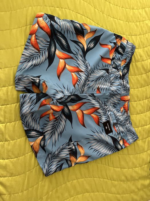 Calção de banho NOVOS c/ etiqueta Quiksilver 14 anos