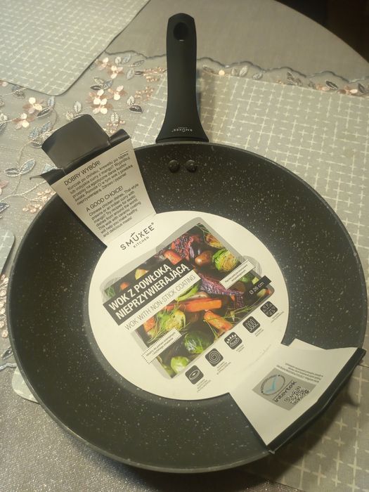 Nowa patelnia 26 cm