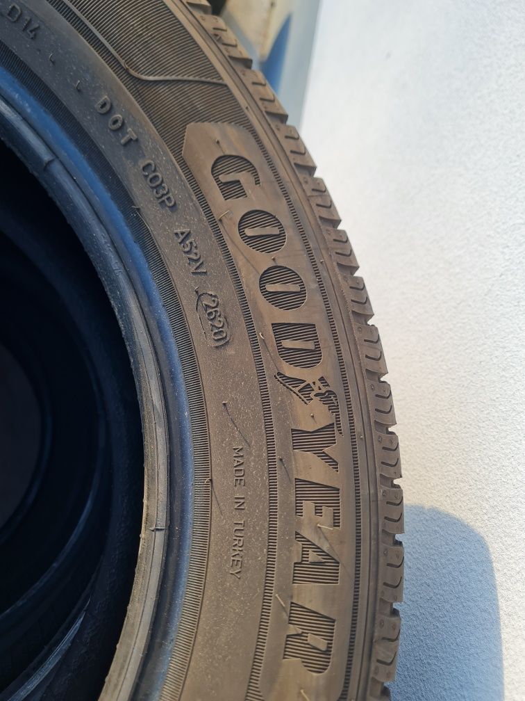 Komplet opon letnich 205/60/17C  GoodYear Efficient Grip