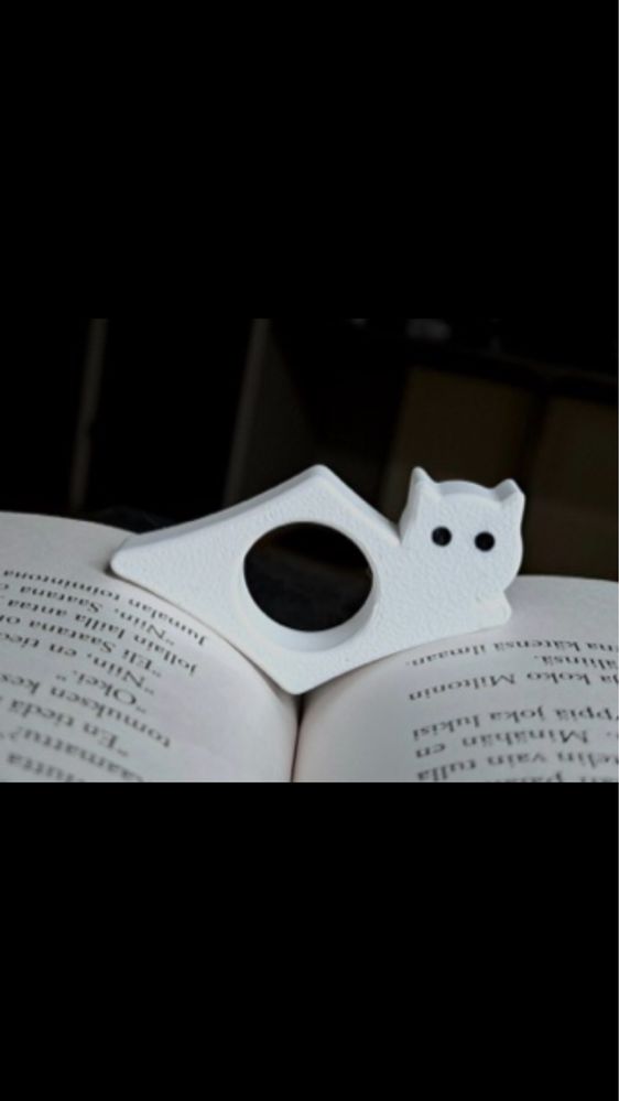 Тримач для сторінок книги котик