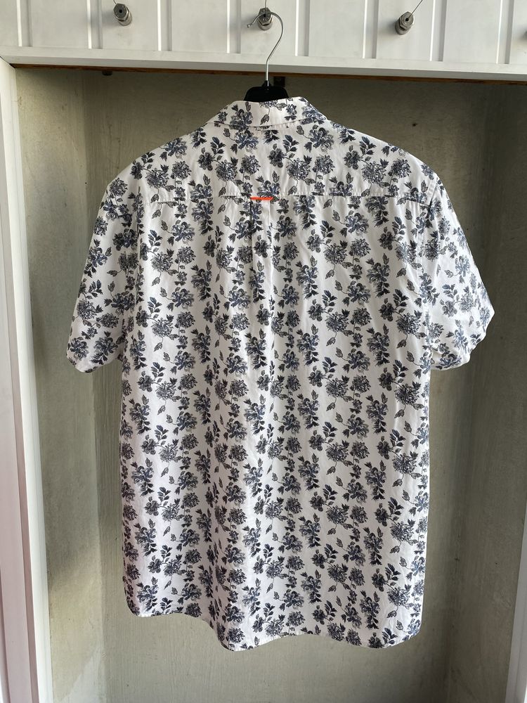 Гавайка теніска на літо L-XL SuperDry