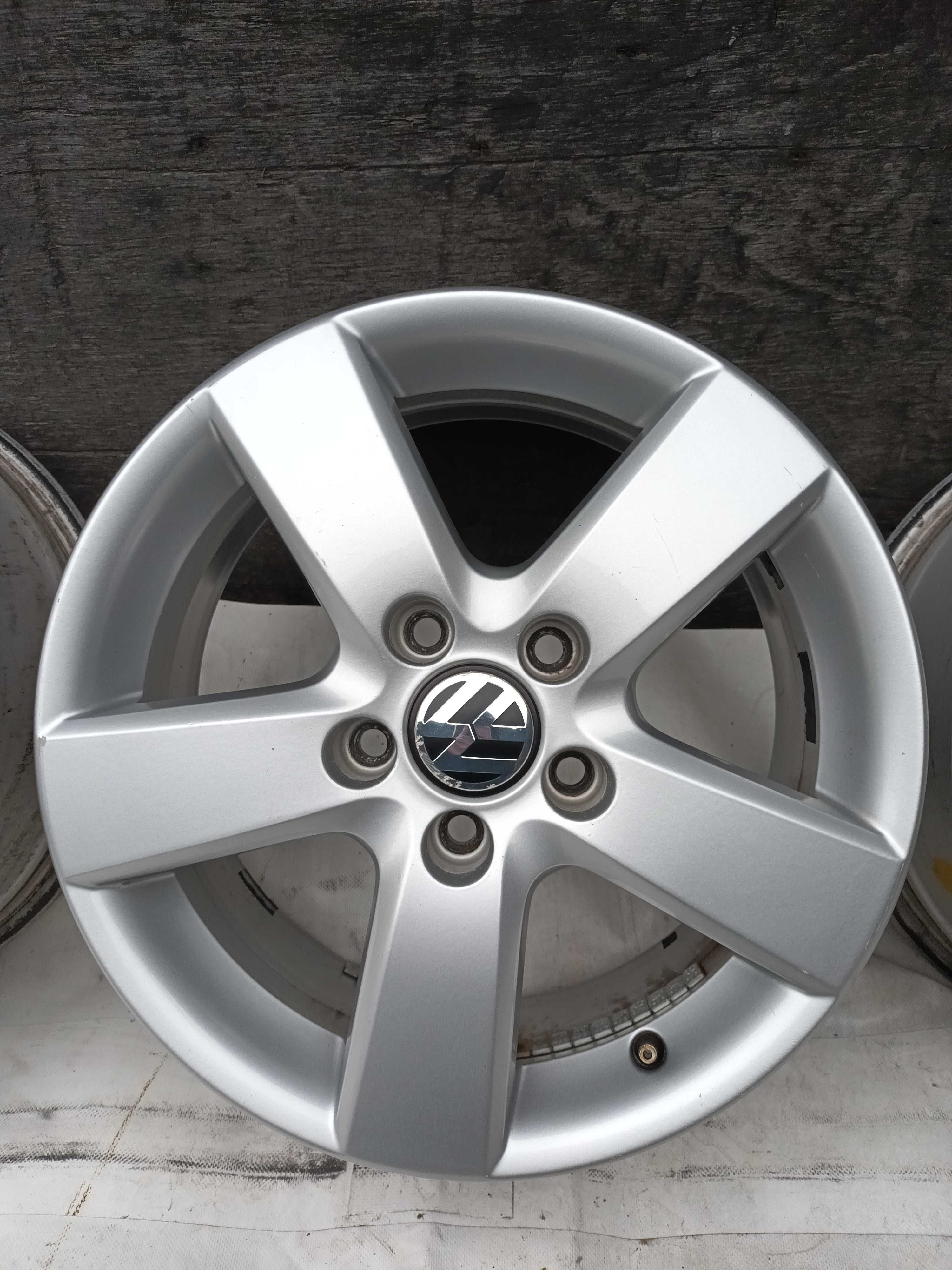 Felgi Vw Volkswagen Golf V Plus 6,5J ET50 16" 5x112