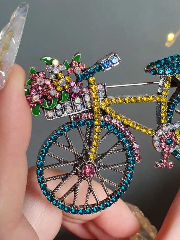 Broche / pregadeira / alfiente bicicleta com cristais multicolor