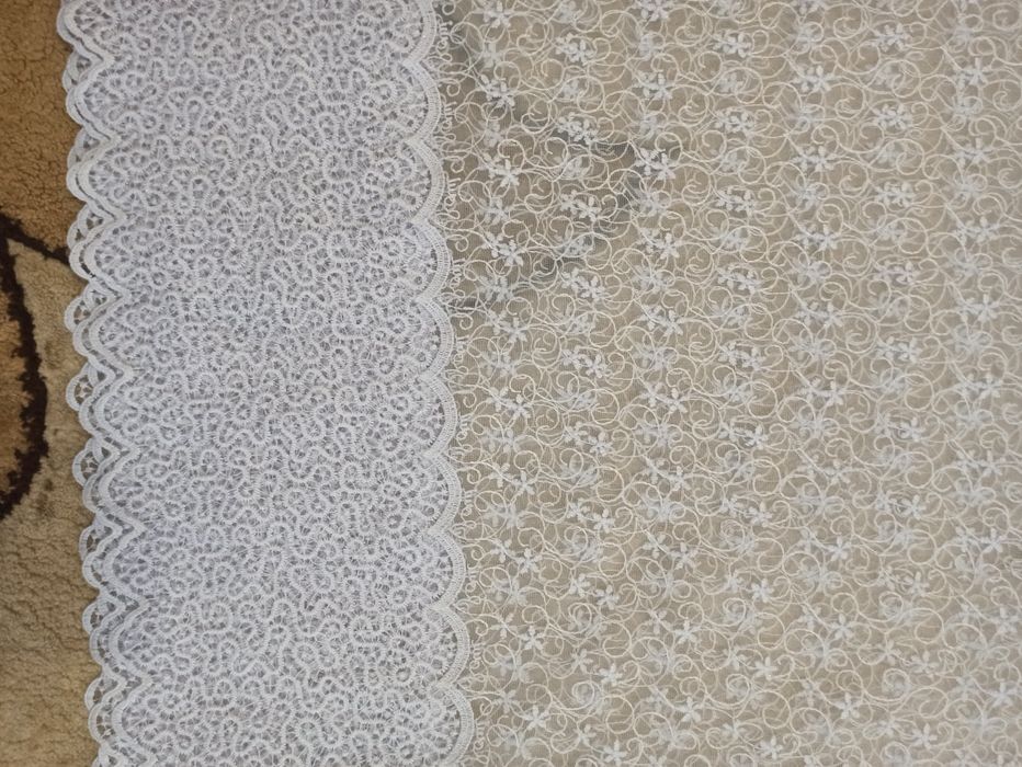 Тюль з люриксовою ниткою.