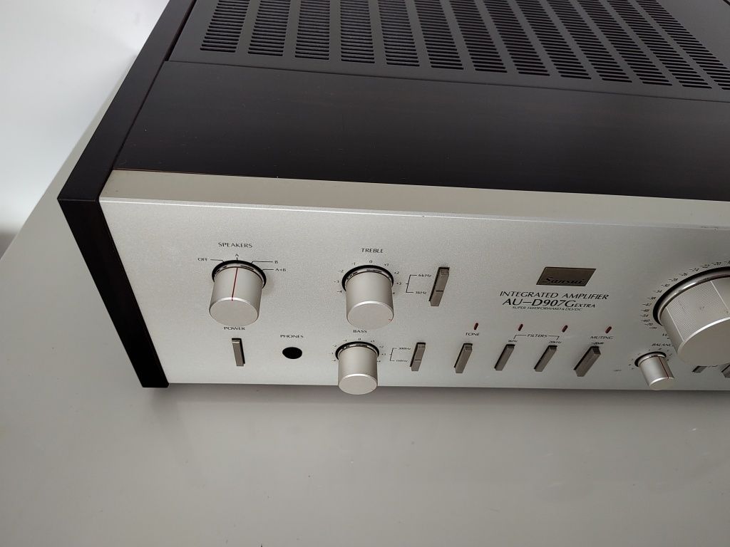 Sansui AU-D907G Extra , kultowy wzmacniacz stereo SREBRNY KOLOR