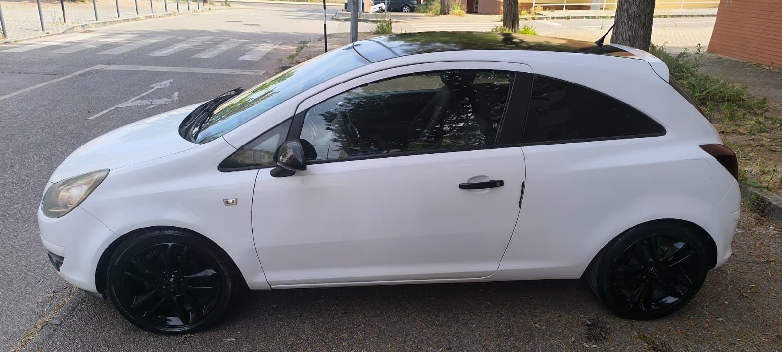 Opel Corsa D Black Edition 1.2 12/2010
