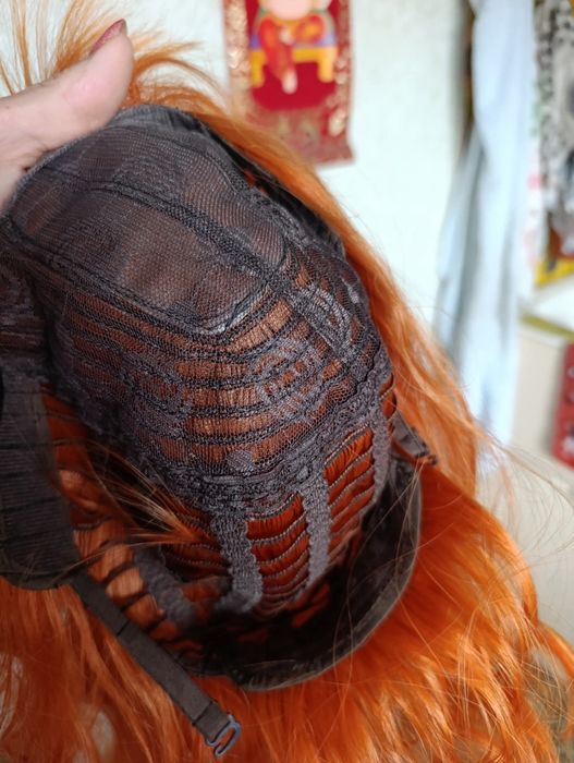 Парик рыжий дешевле в 2 раза