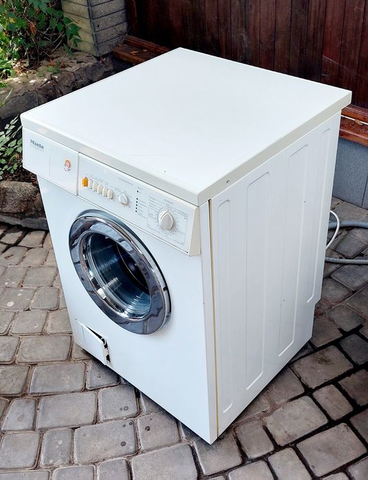 Пралка Miele Novotronic W718