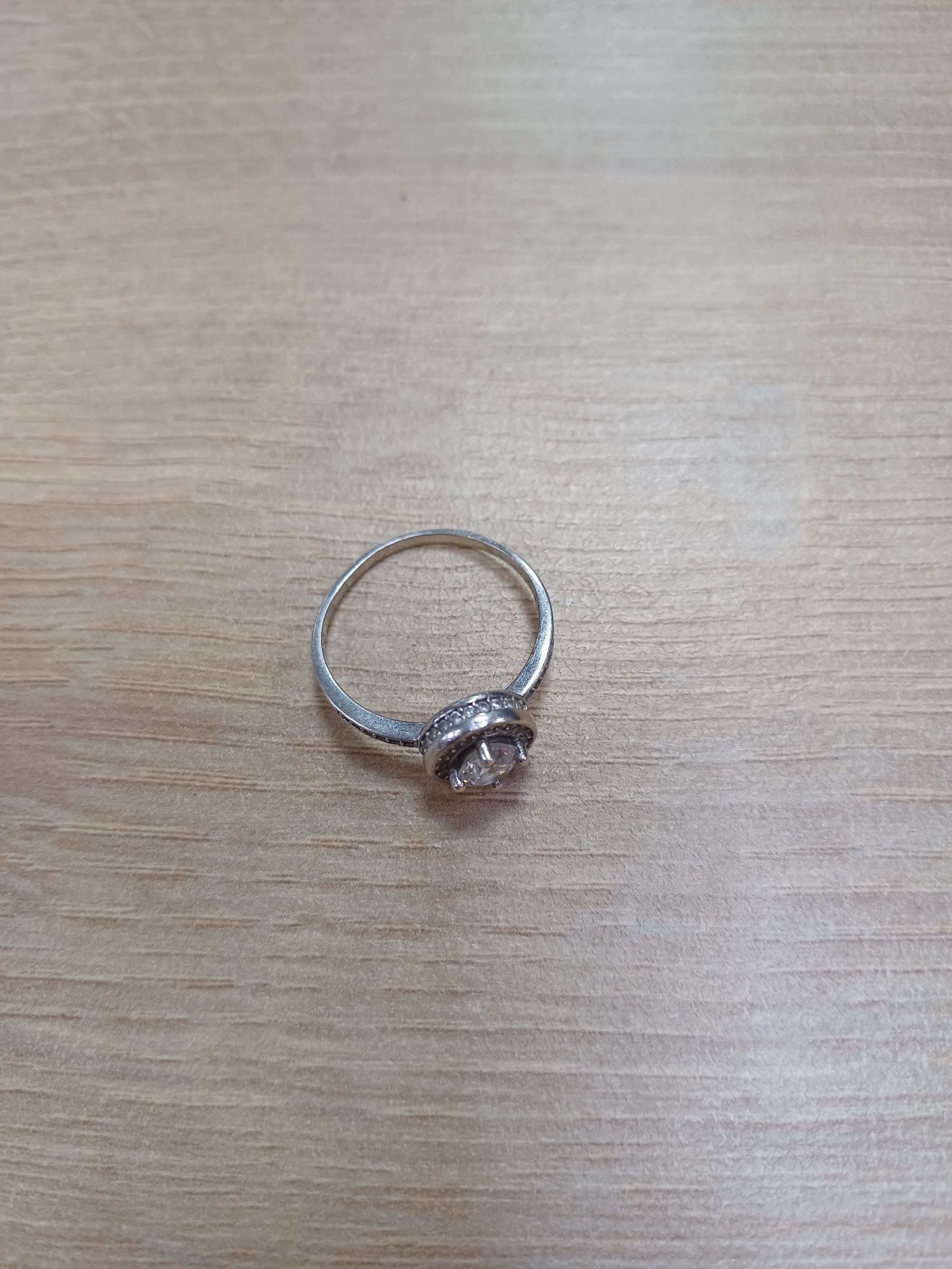 Продам серьги и кольцо
