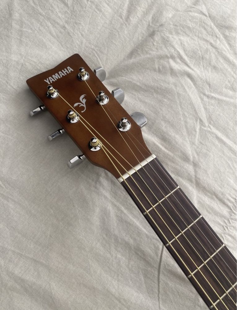 Guitarra YAMAHA Nova