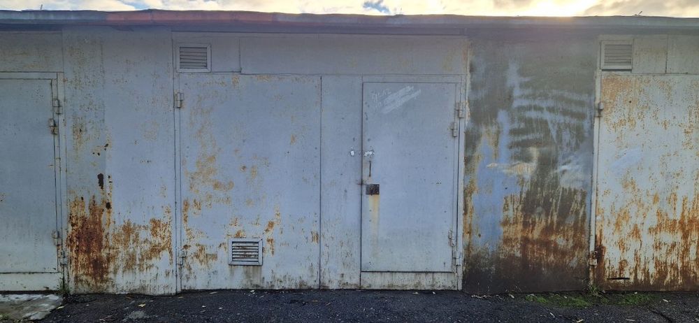 Продам кирпичный гараж в кооп.стоянке "Будівельник" Холодная Гора