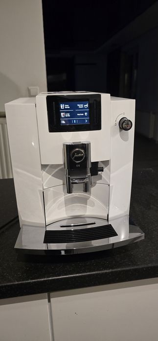 Ekspres ciśnieniowy Jura E6