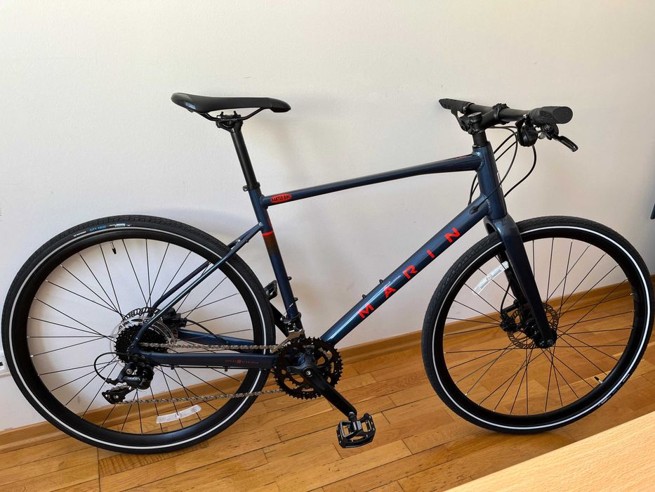 Bicicleta Marin  Fairfax 3, tamanho M, quadro em alumínio.